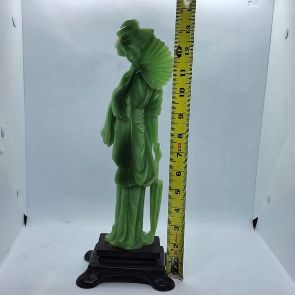 vintage Japanese Geisha with fan and parasol Jade green figure on a stand Italy. - Picture 7 of 15